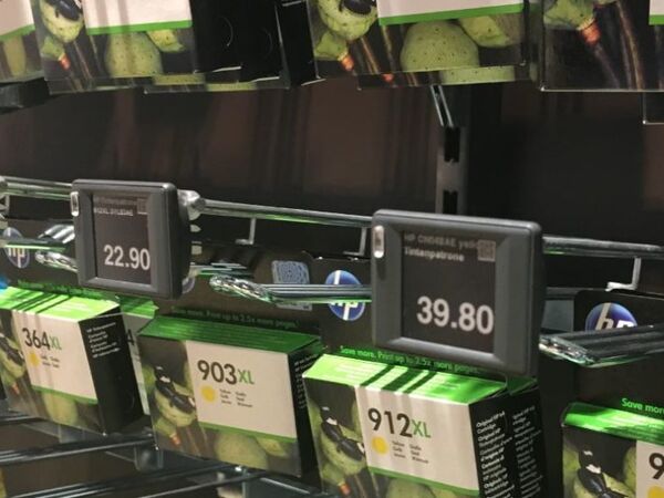 ESL Halterungen an Druckerpatronen-Regal