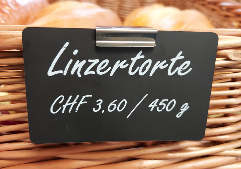Kartenhalter fuer Koerbe