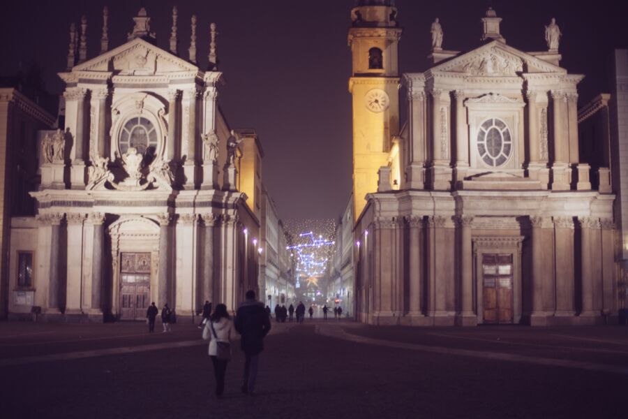 Image de la Piazza San Carlo dans la nuit