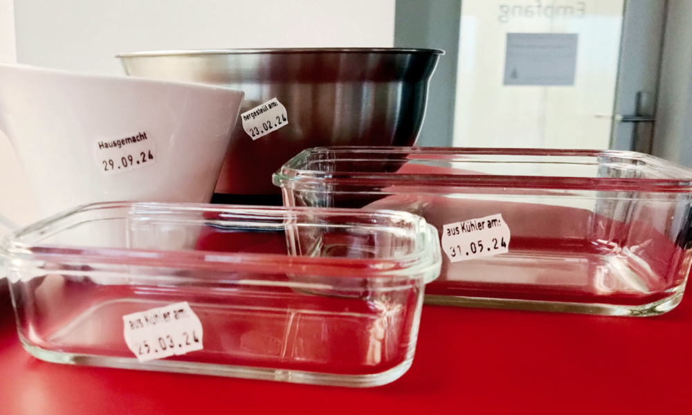 Dissolving Labels auf Geschirr mit unterschiedlichen Materialien